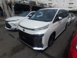 
										TOYOTA VOXY NEW SHAPE Z-S HYBRID full									